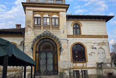 Casă individuală cu 10 camere cu Canalizare în Capitale - 3