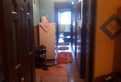 Apartament cu 4 camere decomandat în Exterior Vest