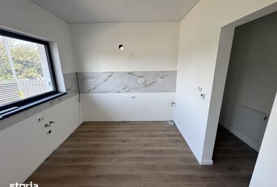 Casă cu 4 camere cu Teren 440 Mp în Miroslava