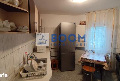 Apartament cu 3 camere semidecomandat în Ostroveni