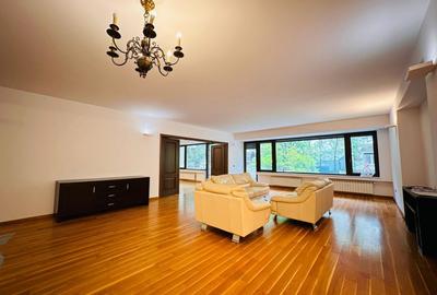 Apartament cu 4 camere semidecomandat în Dorobanți