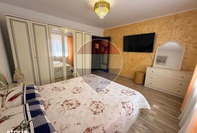 Casă cu 4 camere cu Teren 460 Mp în Cernele