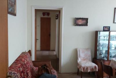 Apartament cu 3 camere semidecomandat în Centrul Civic