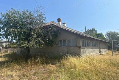 Casă cu 4 camere în Videle - 2