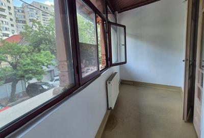 Spațiu comercial, de 120 mp, în Decebal