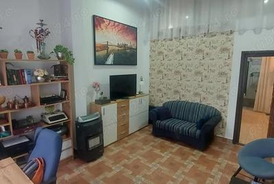 Spațiu comercial, de 36 mp, în Central - 6