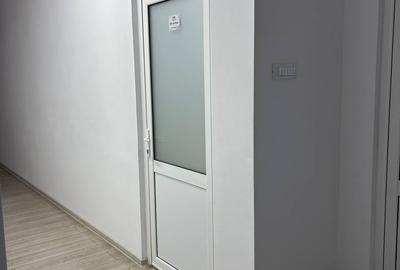 Birou, de 38 mp, în Baza 3 - 3
