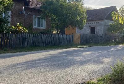 Casă cu 2 camere cu Teren 1300 Mp în Balșa