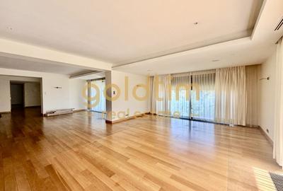 Apartament cu 5 camere decomandat, mobilat în Primăverii