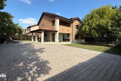 Casă cu 4 camere în Central