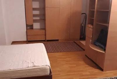 Garsonieră semidecomandată în Titan
