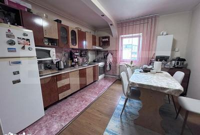 Apartament cu 2 camere decomandat în 9 Mai - 2
