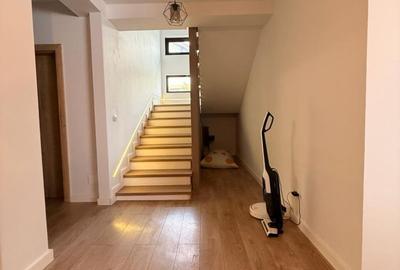 Casă cu 5 camere cu Teren 516 Mp în Central