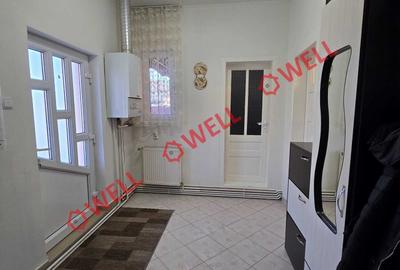 Casă cu 6 camere cu Teren 1235 Mp în Central - 2