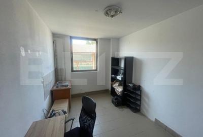 Spațiu comercial, de 200 mp, în Central - 4