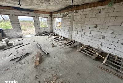 Casă cu 5 camere cu Teren 2400 Mp în Beriu - 7