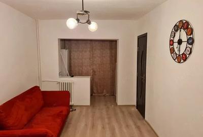 Garsonieră decomandată în Confecții