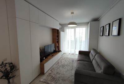 Apartament cu 3 camere semidecomandat în Central
