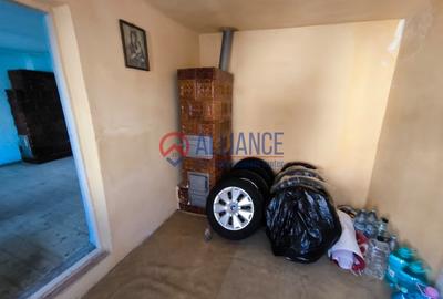 Casă cu 4 camere nedecomandat cu Canalizare în ICIL - 7