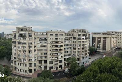 Apartament cu 3 camere decomandat în Decebal