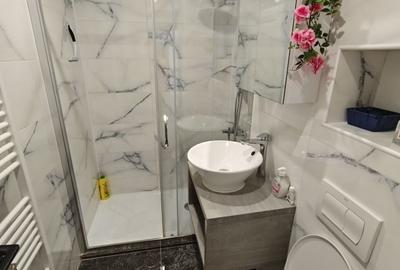 Apartament cu 2 camere decomandat în Romanești