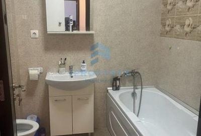 Apartament cu 2 camere decomandat în Roșu