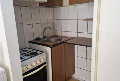 Garsonieră semidecomandată în CET - 4