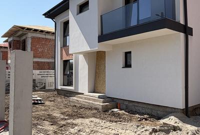 Casă cu 4 camere cu Teren 350 Mp în Central