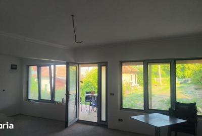 Casă cu Teren 463 Mp în Costești - 5