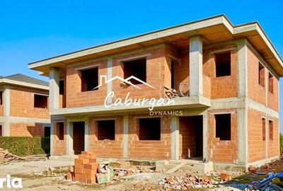 Casă cu 4 camere cu Teren 220 Mp în Central - 1