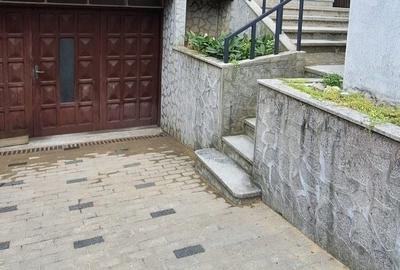 Casă cu 3 camere cu Teren 50 Mp în Central