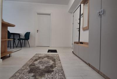 Apartament cu 2 camere semidecomandat în Mioriței