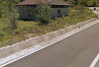 Casă cu Teren 700 Mp în Central