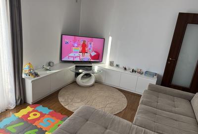 Apartament cu 2 camere semidecomandat în Dămăroaia