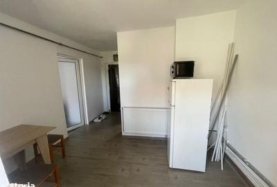 Garsonieră decomandată în Craiovița Nouă