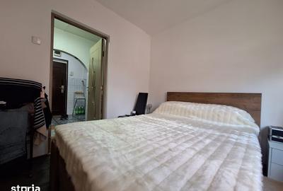 Apartament cu 2 camere semidecomandat, mobilat în Blașcovici
