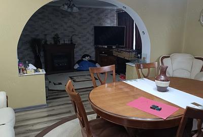 Casă cu Teren 890 Mp în Bujoreni