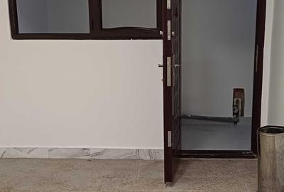 Spațiu comercial, de 70 mp, în Central - 7