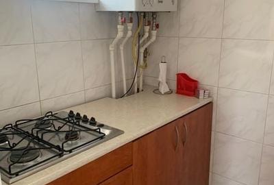 Apartament cu 3 camere nedecomandat în Tătărași
