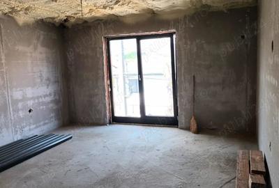 Casă cu Teren 800 Mp în Central - 3