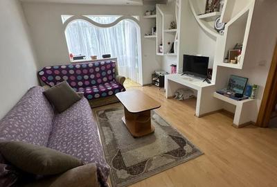 Apartament cu 3 camere semidecomandat în Popoveni