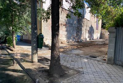 Teren Construcții intravilan de 330 mp, în P-ța Victoriei - 1