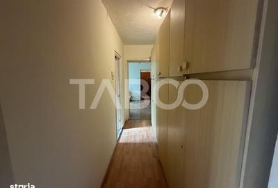 Apartament cu 3 camere semidecomandat în Central