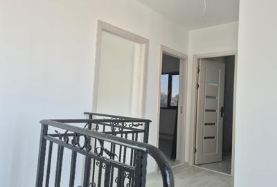 Casă individuală cu 4 camere cu Canalizare în Lumina - 6