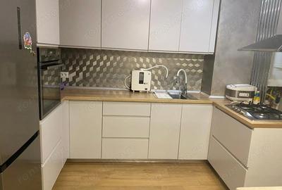 Apartament cu 2 camere decomandat, mobilat în Faleza Nord
