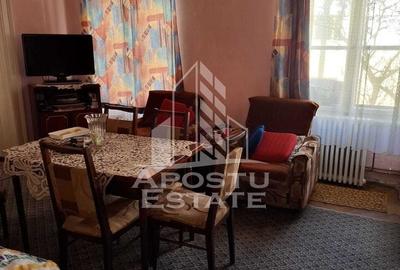 Apartament cu 3 camere semidecomandat în Central - 1