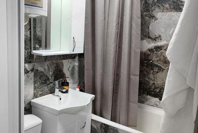 Apartament cu 2 camere decomandat în Eroii Revoluției