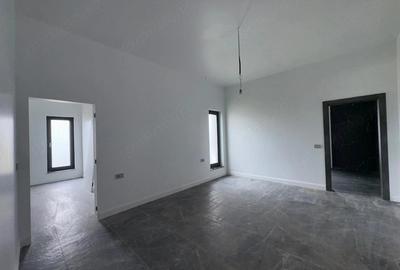 Casă cu Teren 1230 Mp în Central