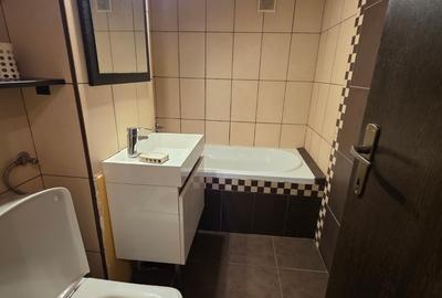 Apartament cu 3 camere semidecomandat, mobilat în Titan - 12