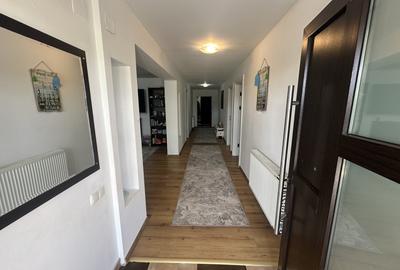 Casă individuală cu 7 camere cu Canalizare în Crevedia - 39